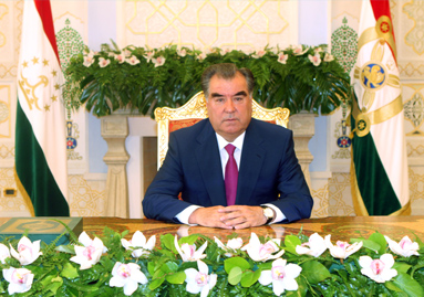 Эмомали Рахмон поздравил народ Таджикистана с Иди Курбон, и призвал не быть расточительными