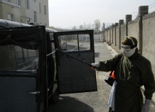 Военные медики отрепетировали в Душанбе локализацию очага вирусной инфекции