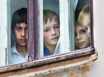 Правительство Таджикистана освободит от госпошлин граждан, усыновляющих детей-сирот