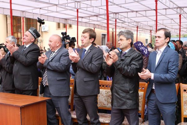 Президент открыл в Айни Дворец культуры за 6 миллионов сомони