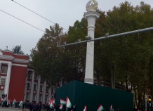 Стелу с гербом в Душанбе снесут ночью и передадут Худфонду республики