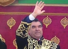 Парламент Таджикистана объявил Эмомали Рахмона Лидером нации
