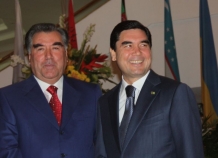 Эмомали Рахмон поблагодарил лидера Туркменистана за помощь пострадавшим в ГБАО