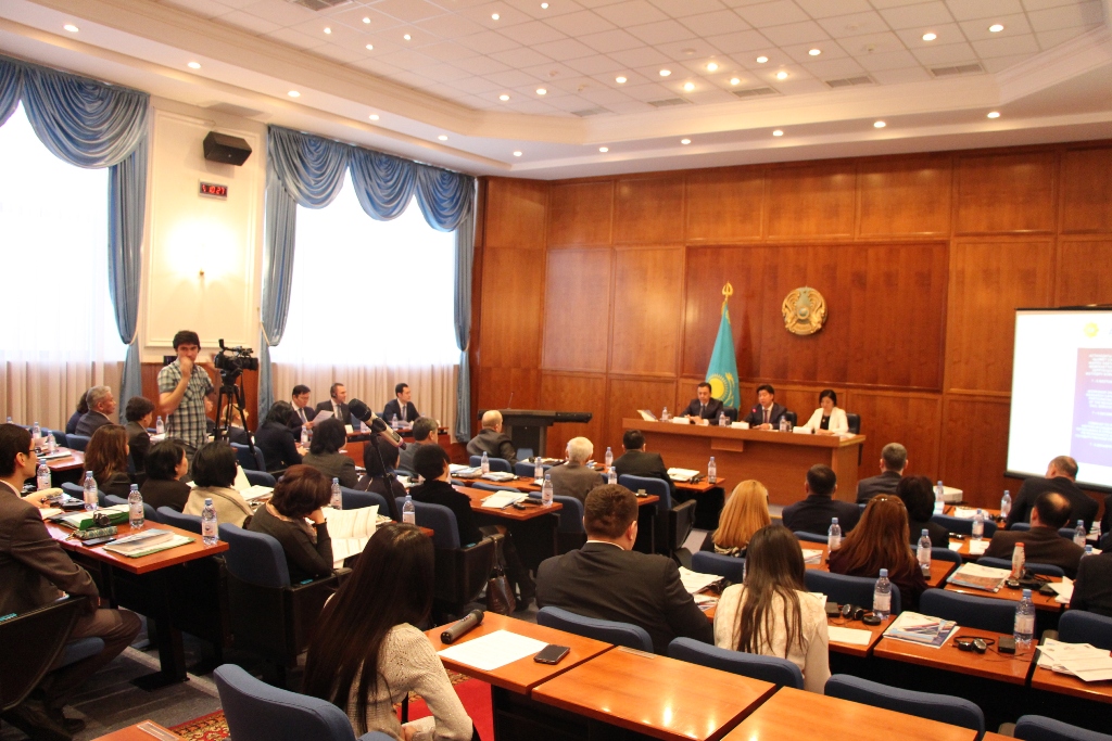 Таджикские чиновники повышают свою квалификацию в Академии госуправления при президенте Казахстана