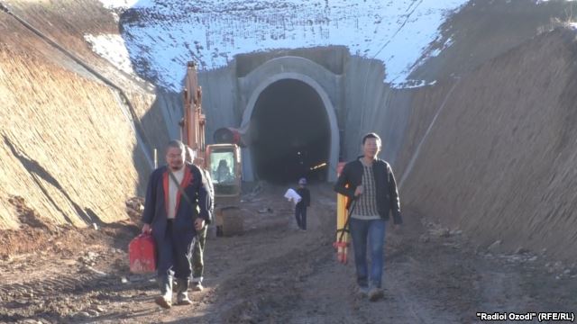 Пробурен второй тоннель на строящейся железной дороге «Вахдат-Яван»