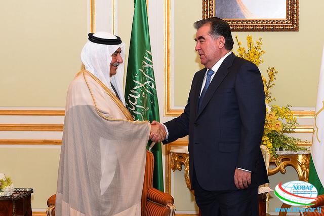 Встреча Эмомали Рахмона с министром финансов Саудовской Аравии, председателем Совета директоров Саудовского фонда развития Иброхимом ибн Абдулазизом Ал-Ассофом