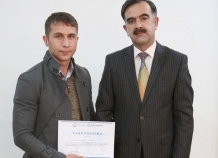 МИД Таджикистана проставил первый апостиль в документах таджикского гражданина