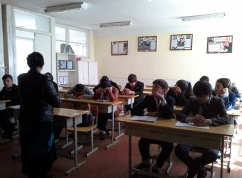 В школах Таджикистана не хватает 240 учителей