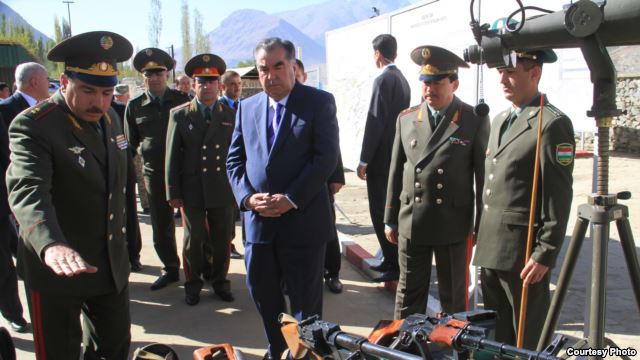 Предупреждение Таджикистану о внутреннем давлении и внешних рисках