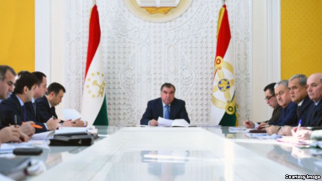 В Таджикистане ужесточат меры наказания за незаконные операции с иностранной валютой