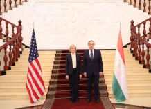 Новый посол США в Душанбе посетила МИД Таджикистана
