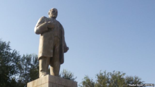В Шахритусе снесли последний памятник Ленину