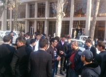 В Душанбе у посольства Турции прошла молодежная акция протеста