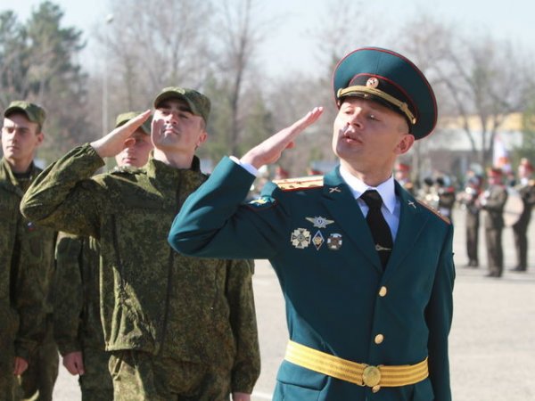201-я военная база России в Таджикистане отметила 23 февраля выставкой новой техники