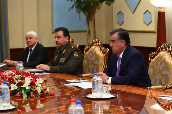Высокий китайский военный чин провел переговоры с президентом Таджикистана