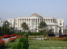Президент Таджикистана сегодня примет послов десяти стран мира