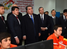 На севере Таджикистана президент открыл крупный цемзавод