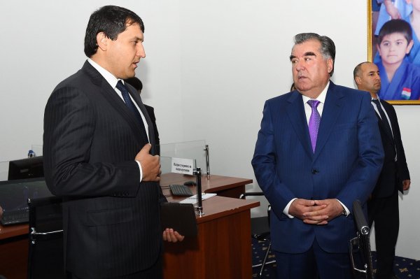 Президент дал старт вещанию телеканалам "Спорт" и "Кино" и открыл Академию СМИ Таджикистана