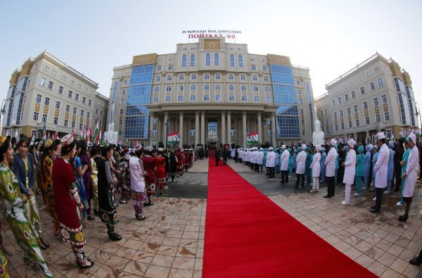 Президент предложил назвать новую больницу «Истиклолом»