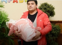 Таджикский мигрант в Питере принял роды прямо на трассе и спас россиянку