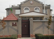 Посольство Душанбе и Бишкеке высказалось по заявлению Отунбаевой о Рахмоне