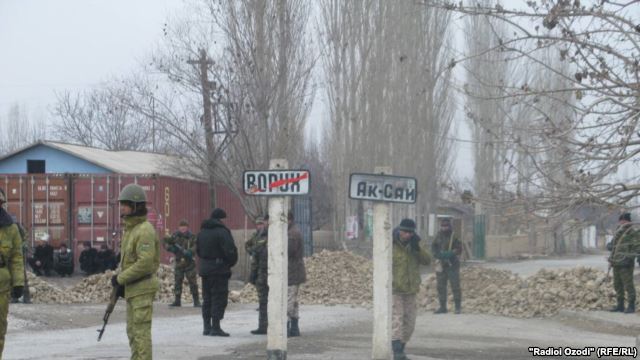 Таджики и кыргызы «подправляют» приграничную карту