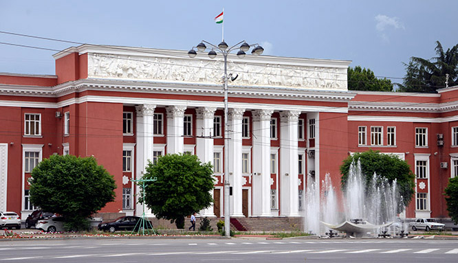 Парламент Таджикистана рассмотрит вопросы, связанные с утверждением указов президента