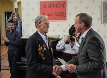 Таджикские ветераны получили медали за освобождение Украины