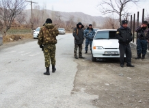 Таджикской милиции разъясняют ее полномочия при аресте, обыске и допросе