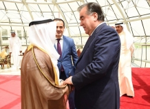Эмомали Рахмон отбыл с официальным визитом в Кувейт