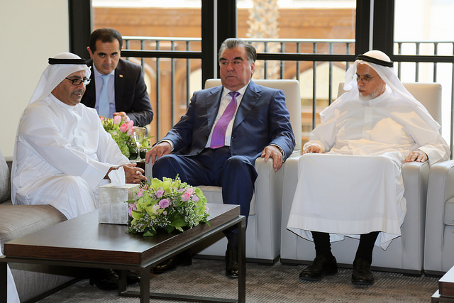 Лидер нации встретился с генеральным директором «Маджмуату шарикот аль-Шое» Мухаммадом Хамадом аль-Шое
