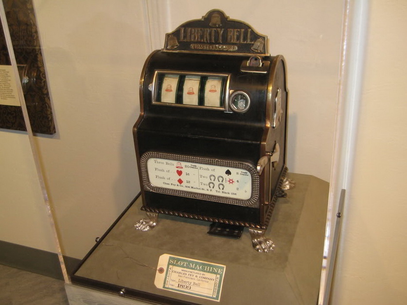 Первые игровые автоматы