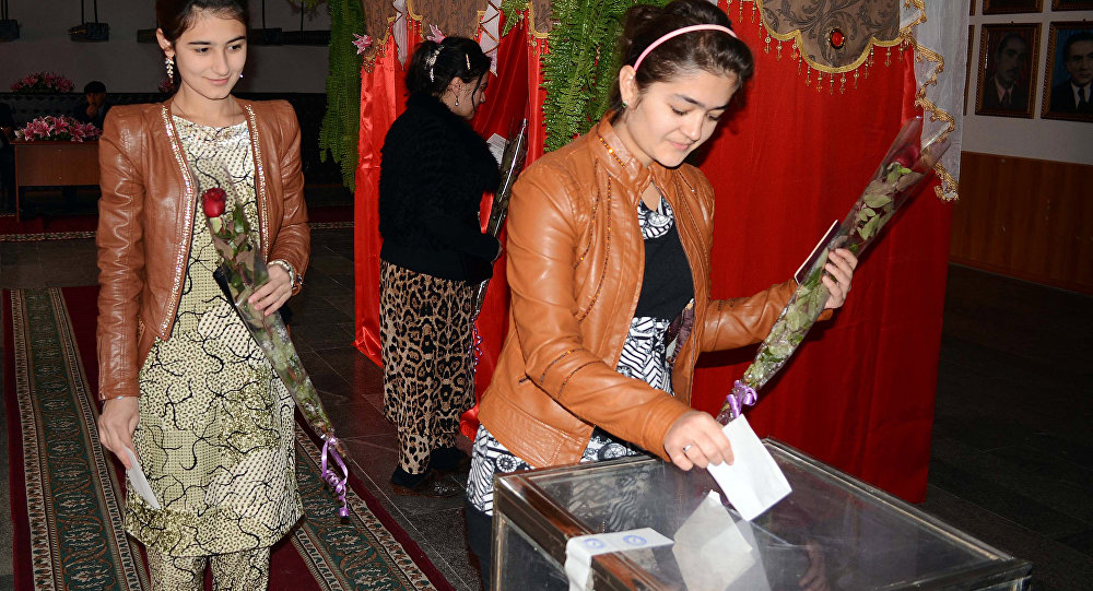За референдумом в Таджикистане следят 7500 местных наблюдателей