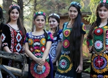 Глава Комитета по делам женщин Таджикистана призывает контролировать ношение одежды женщин