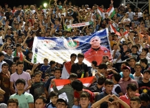 Таджикские фанаты футбола признались в любви главному тренеру московского «Локомотива»