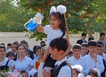 Впервые в школах Таджикистана не прозвучало последнего звонка