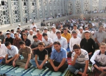 Мусульманам Таджикистана разрешили читать тарових на дому