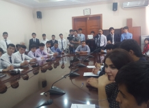 Таджикские студенты протестуют против политики Евросоюза