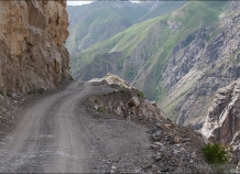 На востоке Таджикистана в ДТП погибли пять сотрудников Швейцарского Фонда