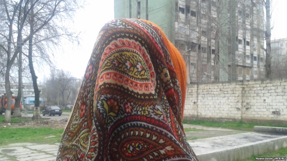 МОМ: Порядка 700 таджиков стали жертвами трафика