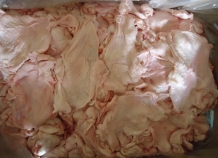 В Таджикистане практикуется использование куриных отходов при производстве колбасы