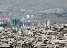 Мэр Душанбе указал очистить к 1 октября подвалы всех столичных высоток от хлама