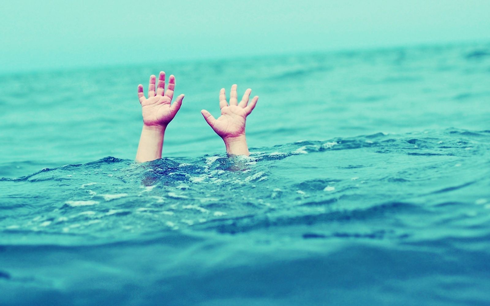 В Согде спасли троих тонущих в воде человек
