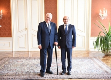 Посол Таджикистана вручил верительные грамоты президенту Чехии