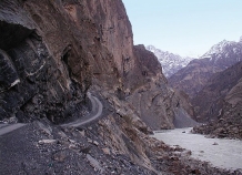 Таджикистан и ИБР согласовали дальнейшее финансирование строительства автодороги Куляб – Калаи Хумб