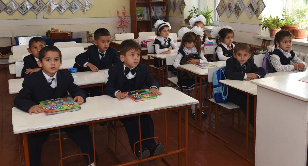 В начальных классах школ Таджикистана внедрят прозападную методику преподавания
