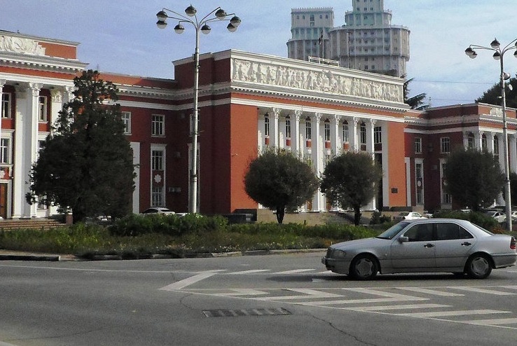 Центр Душанбе закроется для движения авто в последний раз