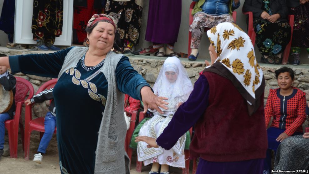 Таджикистанцы будут отдыхать четыре дня подряд