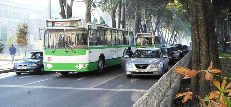 Движение троллейбусов по проспекту Сомони в Душанбе будет приостановлено