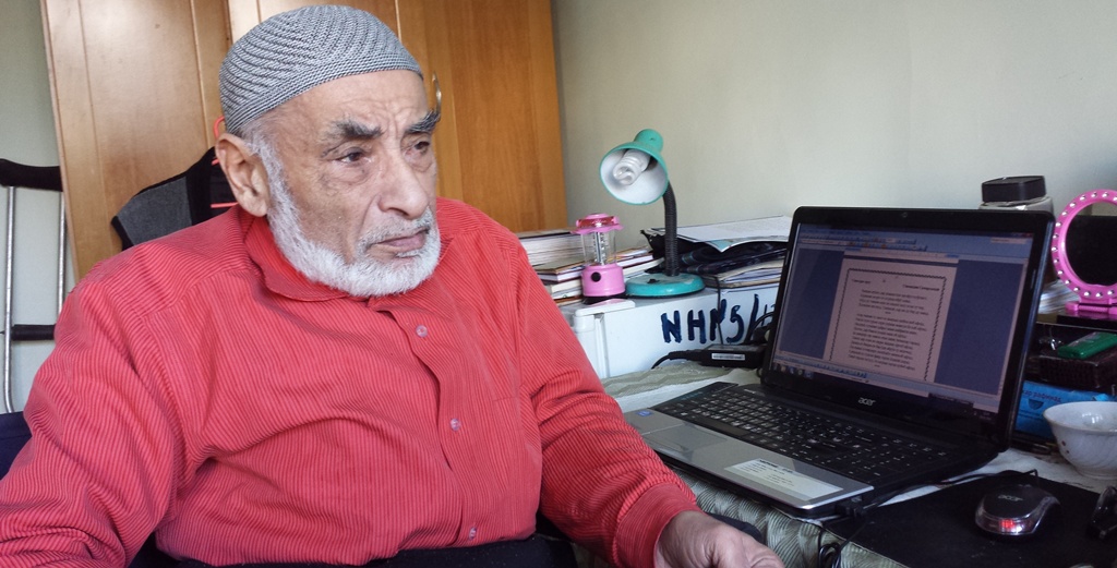 Таджикоязычный поэт Узбекистана уже пять лет ждет издания своей монографии в Душанбе